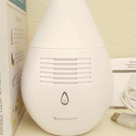 Color changing Essential Oil Diffuser - Picture 3 of 6